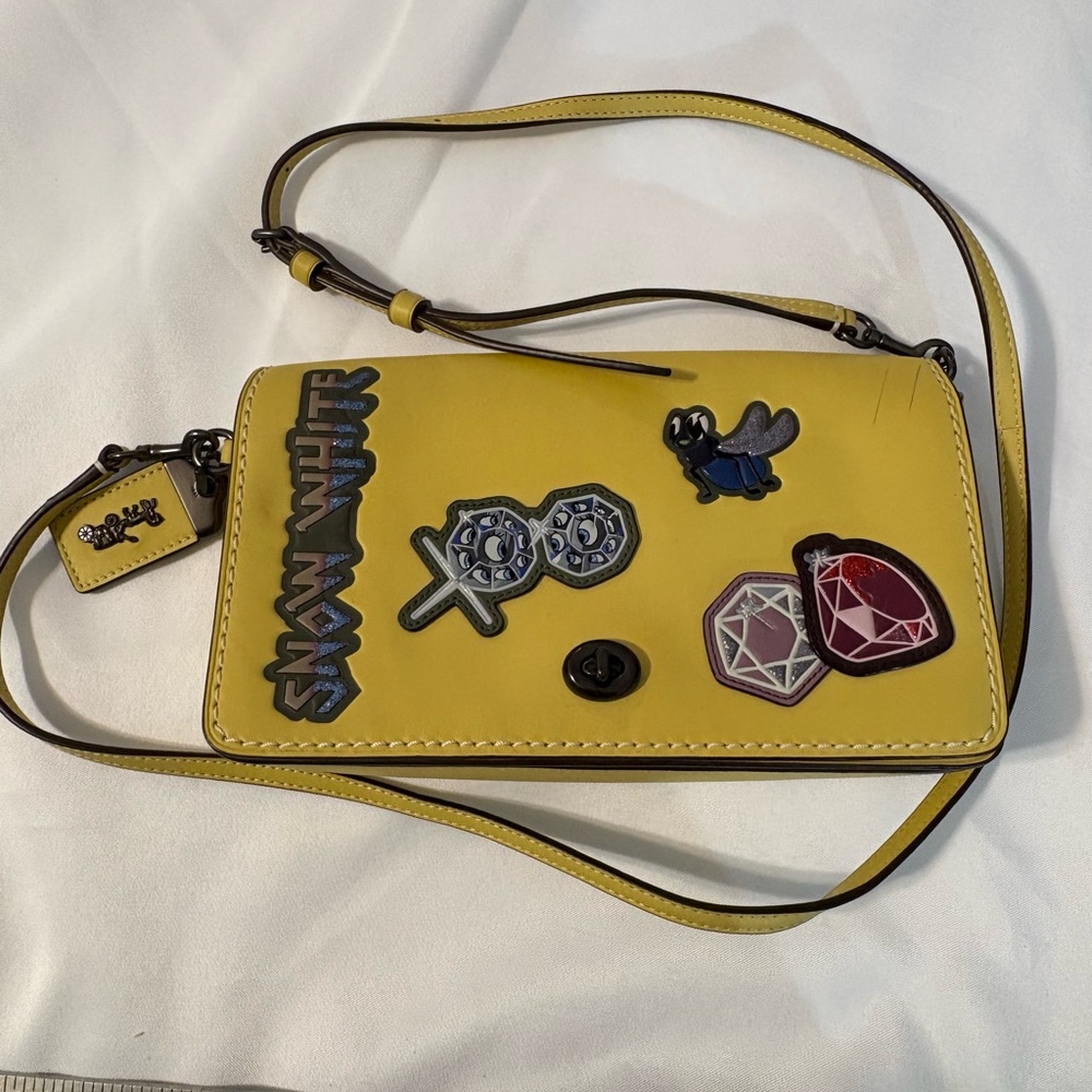 Coach Disney A Dark Fairy Tale Dinky crossbody‎ purse Snow White Seven Dwarfs